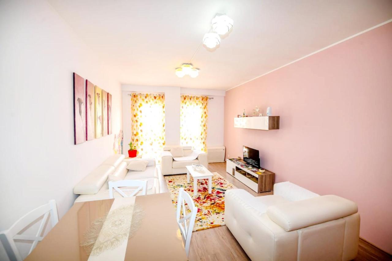 Happy Stories' Apartment In City Centre Shkodër Buitenkant foto