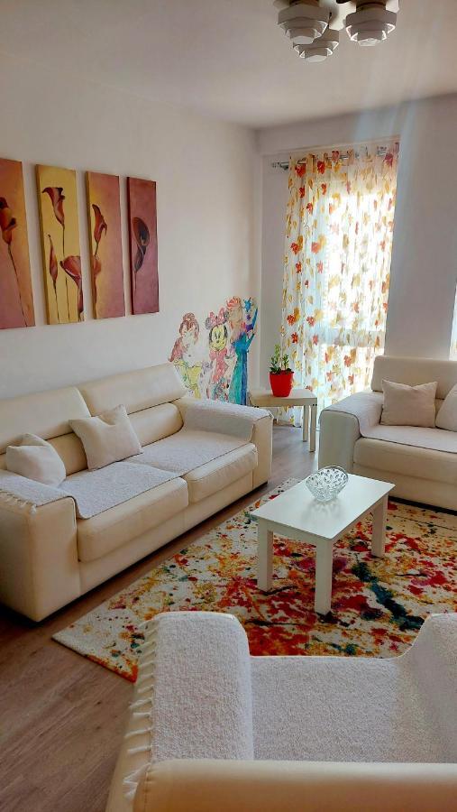 Happy Stories' Apartment In City Centre Shkodër Buitenkant foto