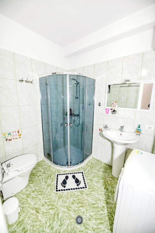 Happy Stories' Apartment In City Centre Shkodër Buitenkant foto